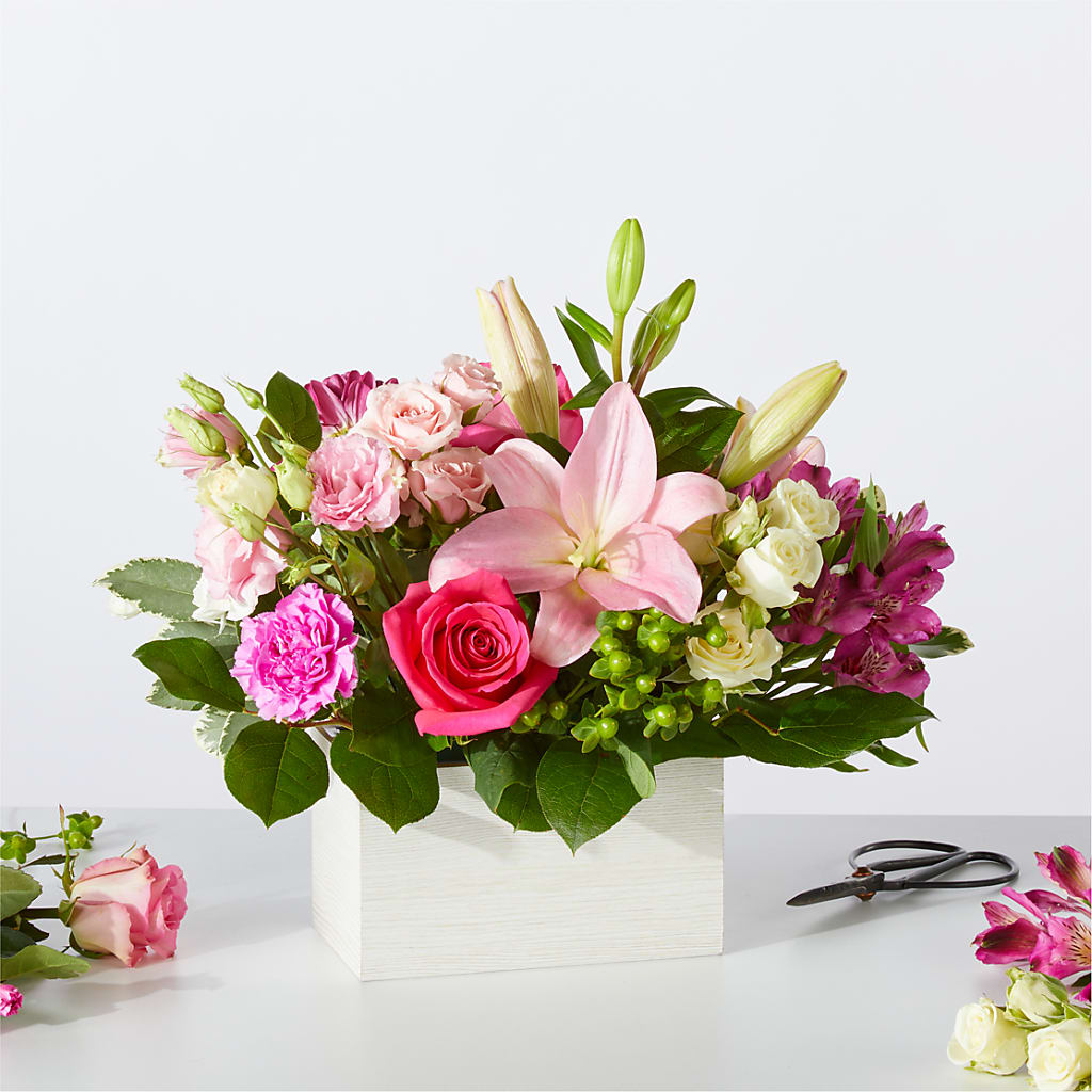 Sweetberry Box – A Florist Original – DAISY'S FLOWER SHOP, Hemet CA