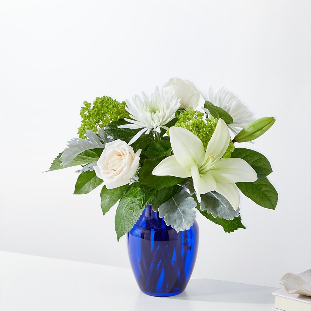 Snowy Dreams Bouquet – DAISY'S FLOWER SHOP, Hemet CA