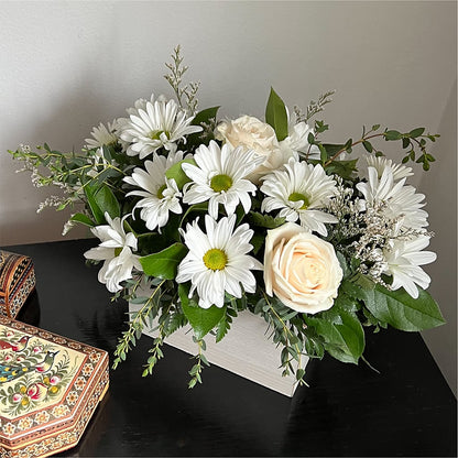Fresh Linen Box Bouquet – DAISY'S FLOWER SHOP, Hemet CA