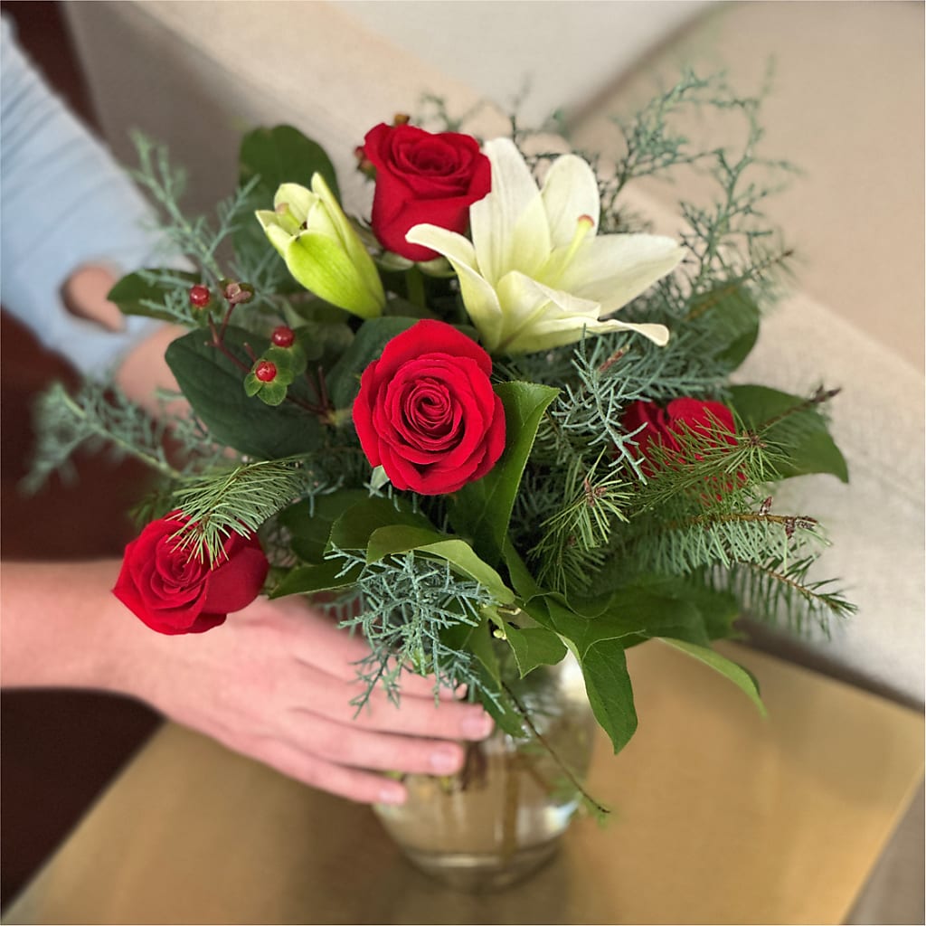 Glittering Lights Bouquet – DAISY'S FLOWER SHOP, Hemet CA