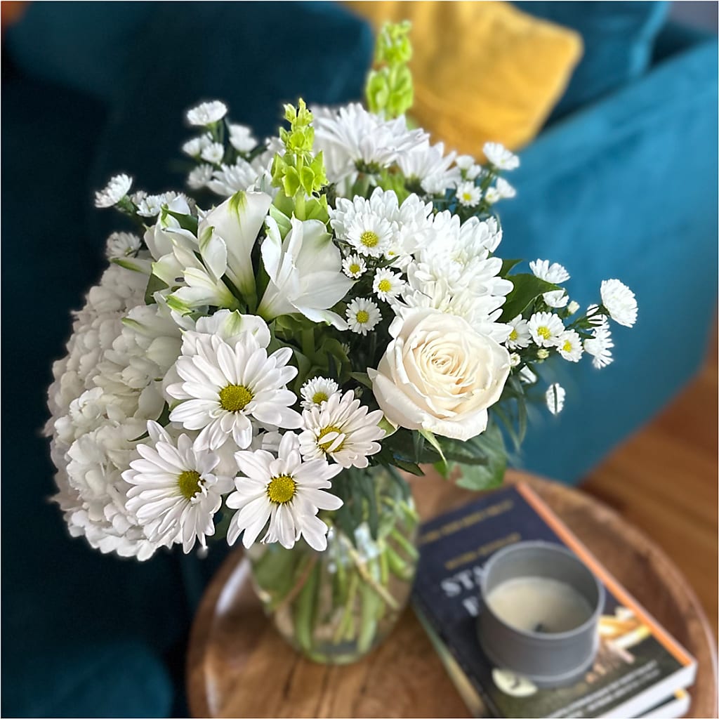 Classic Ivory – A Florist Original – DAISY'S FLOWER SHOP, Hemet CA
