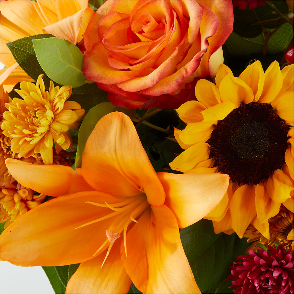Grateful Centerpiece – DAISY'S FLOWER SHOP, Hemet CA