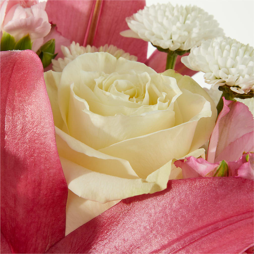 Piece of Cake Bouquet – DAISY'S FLOWER SHOP, Hemet CA