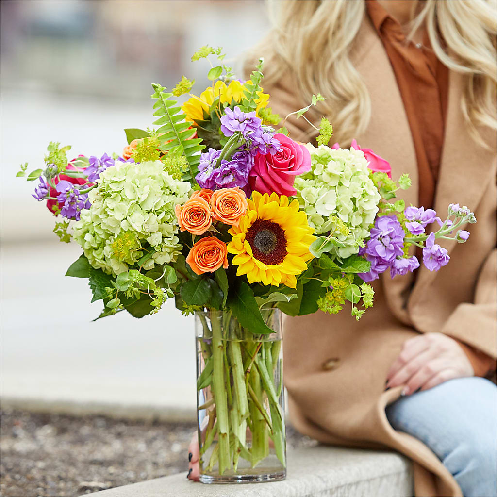 Vibrant Greetings Bouquet – DAISY'S FLOWER SHOP, Hemet CA