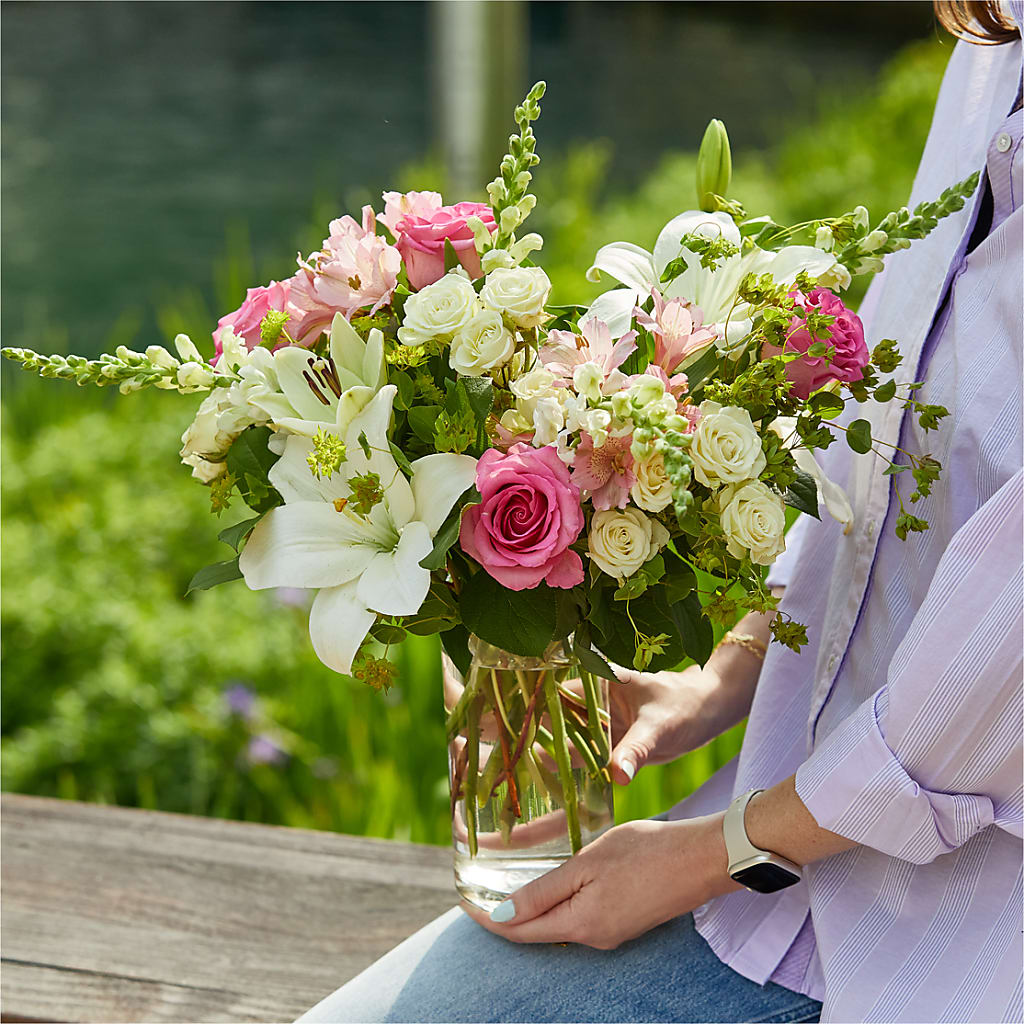 Fondly Bouquet – DAISY'S FLOWER SHOP, Hemet CA